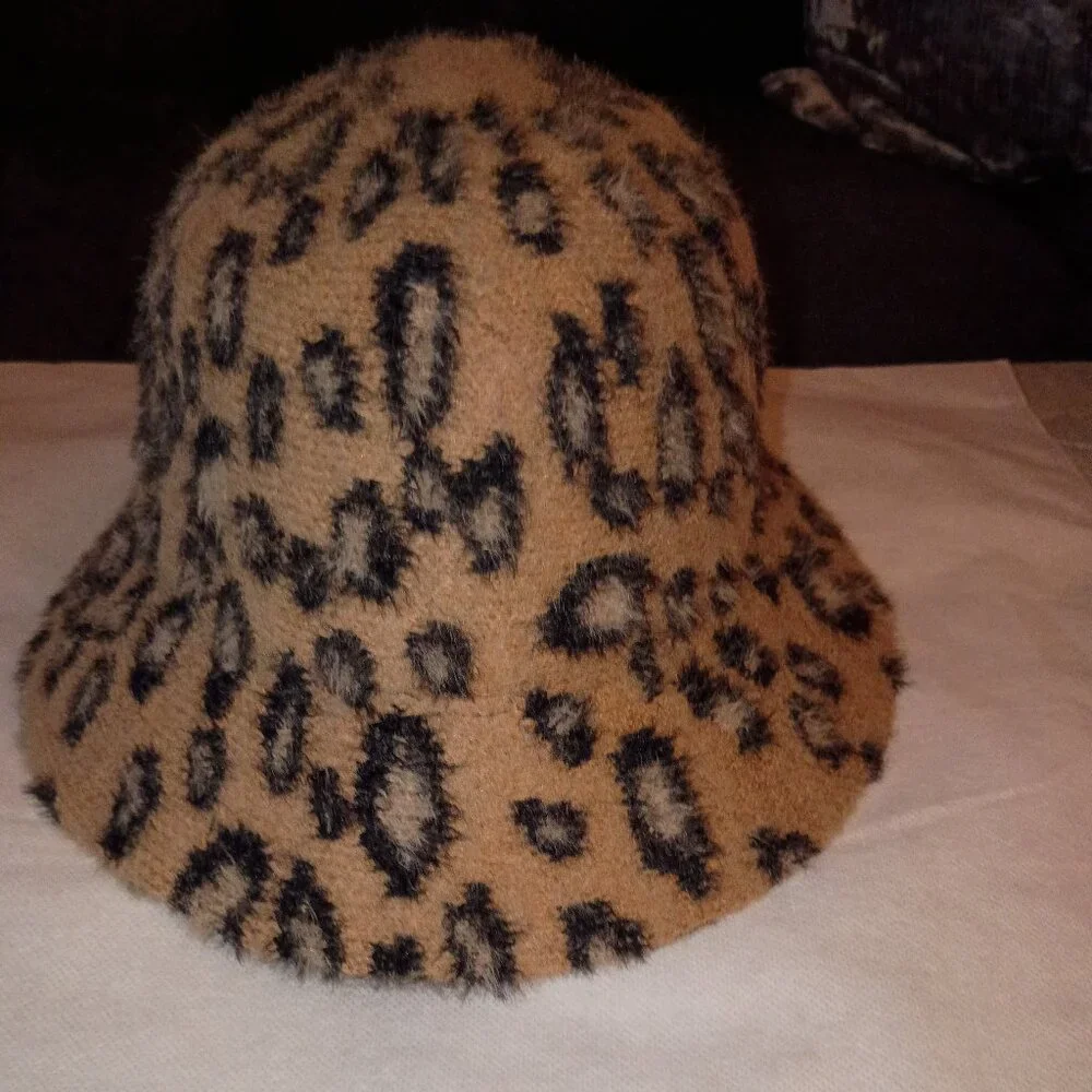 VINCE CAMUTO CAMEL BLACK TAN LEOPARD PRINT WOMEN'S BUCKET HAT One Size - Picture 1 of 3